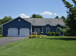 6919 Brandow Woods Dr, Traverse City, MI 49685