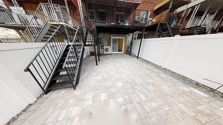 Rented by Deutsche Gramatan Vanderbilt Inc | media 10
