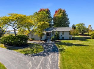 381 Lake Shore Rd, Grafton, WI 53024