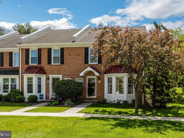 827 Durant Ct, West Chester, PA 19380