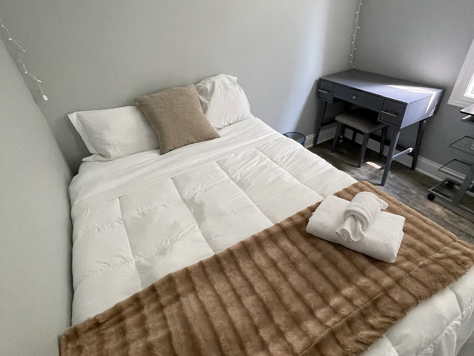 5 bed, 1644 sqft, $3,300 — Photo 3