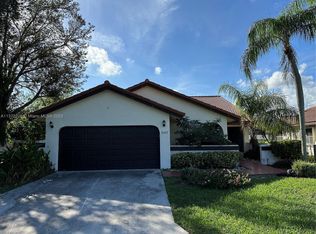 21615 Villa Nova Dr, Boca Raton, FL 33433