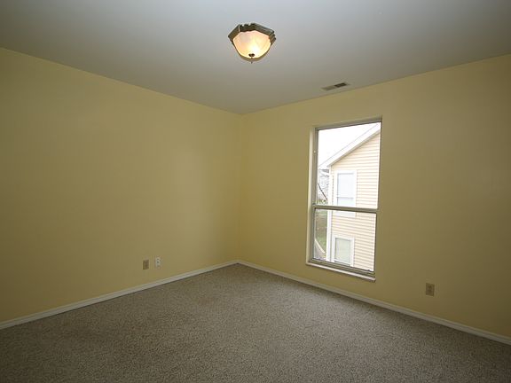 3rd image of 1500 Whispering Creek Dr APT C