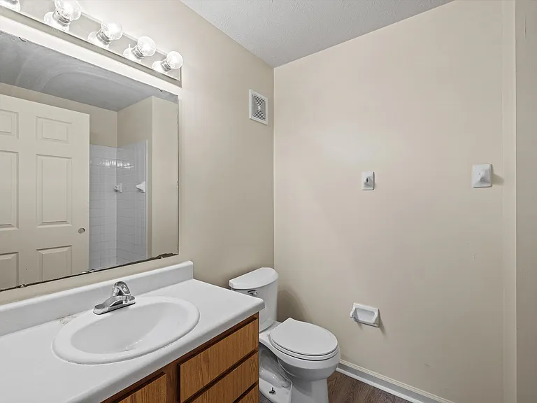 Autumn Woods Apartments — Photo 51