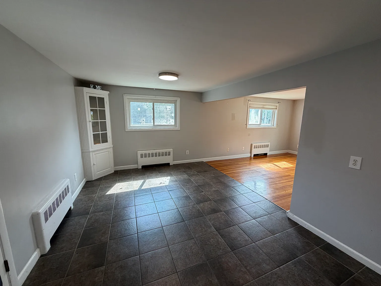 3 bed, 1196 sqft, $3,200 — Photo 4