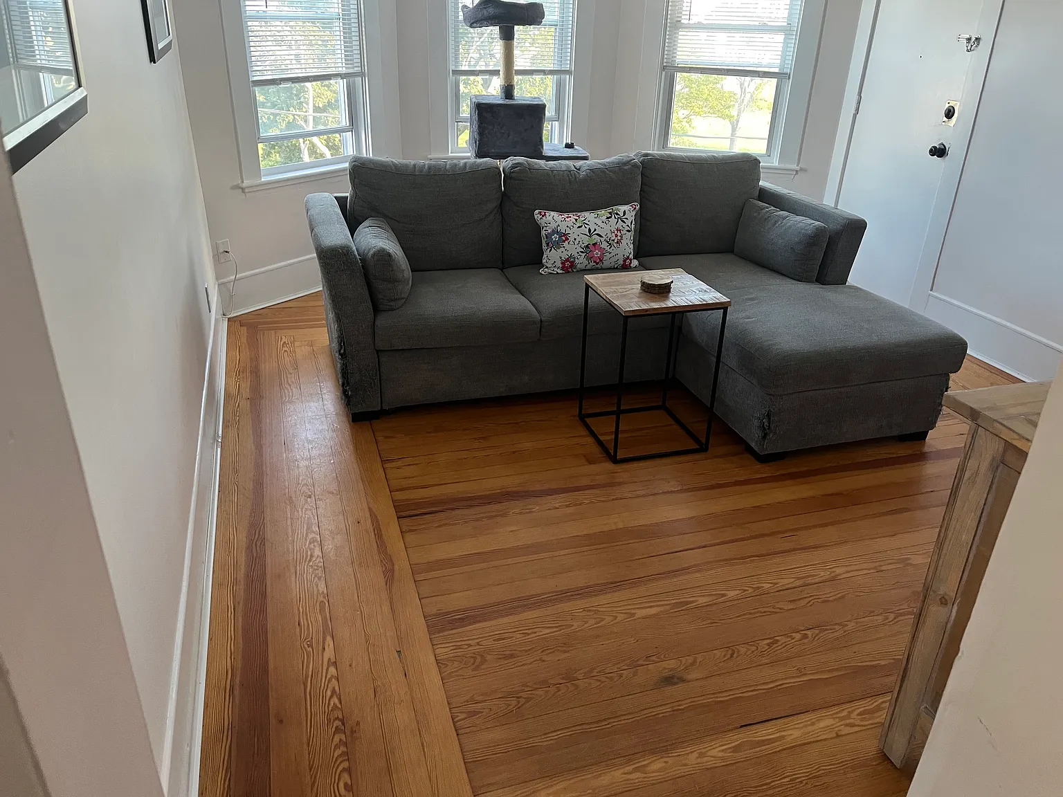 2 bed, 1100 sqft, $1,400 — Photo 2