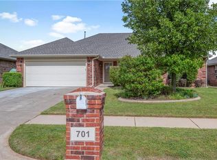 701 McConnell Dr, Yukon, OK 73099