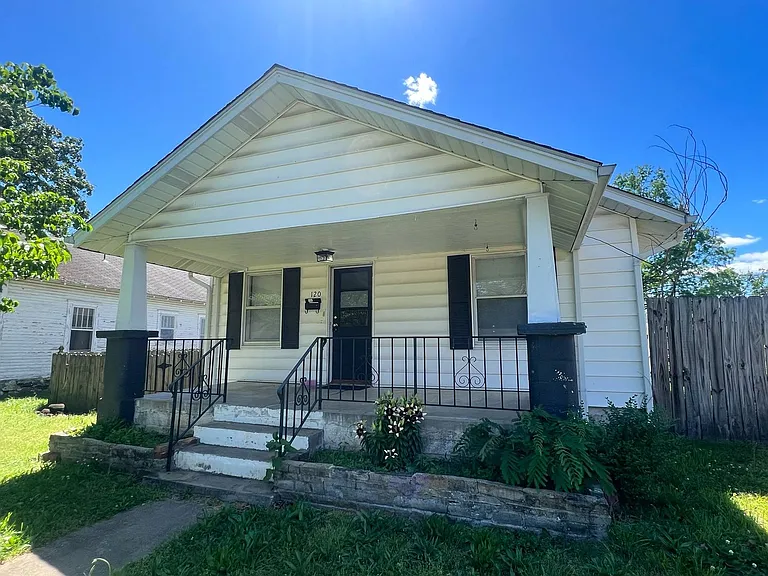 120 S Patterson Ave — Photo 1