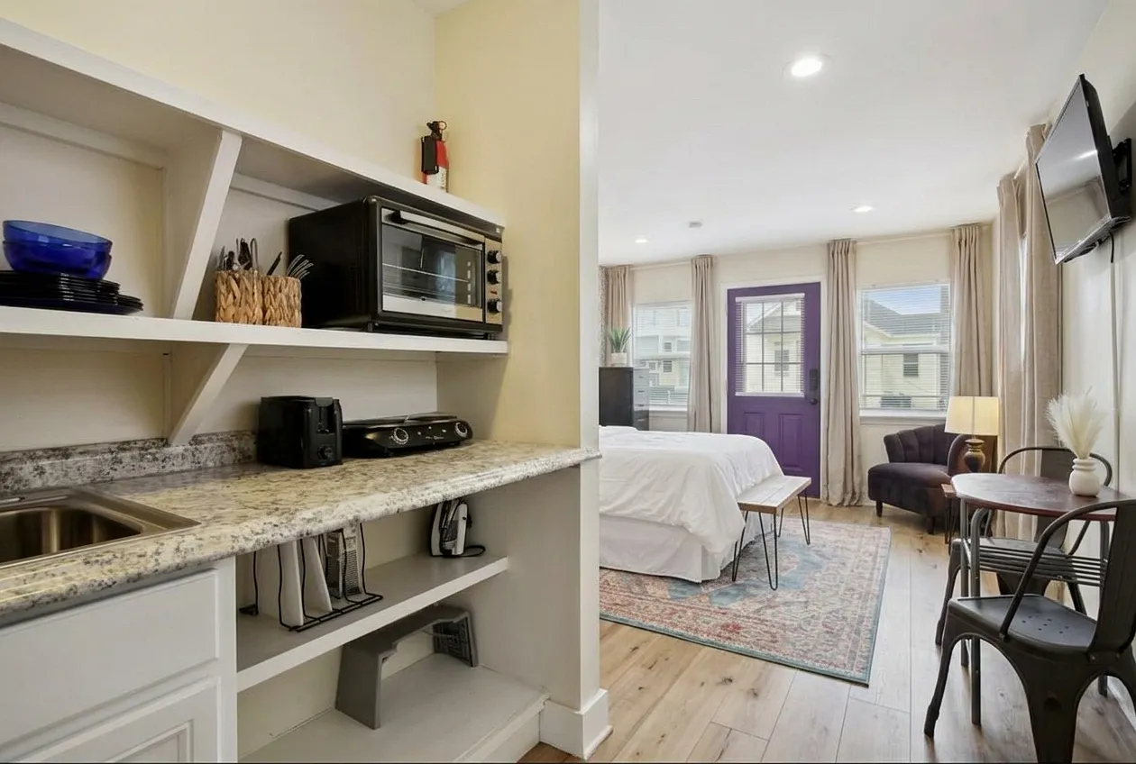 Studio, $1,800 — Photo 4