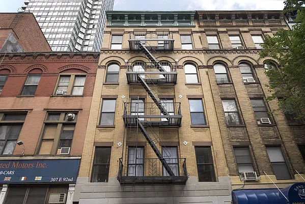Rented by Bold New York | media 24