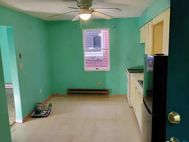 560 McKean Ave #6 — Photo 2