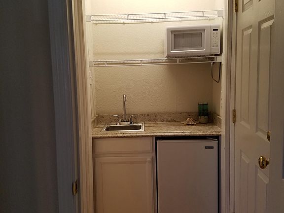 5th image of 1338 Las Palmas Dr