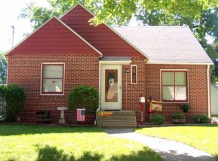 223 S Tennessee Ave, Mason City, IA 50401