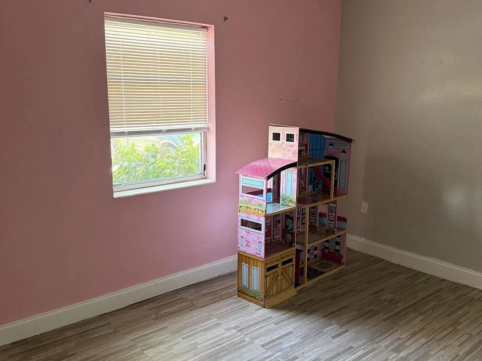 123 SW 22nd Ave