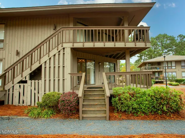 213 Foxkroft Drive, Foxfire Village, NC 27281