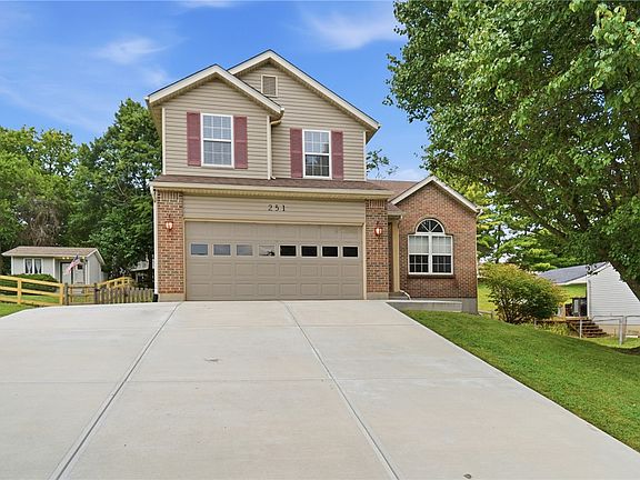 2nd image of 251 Fairborn Dr