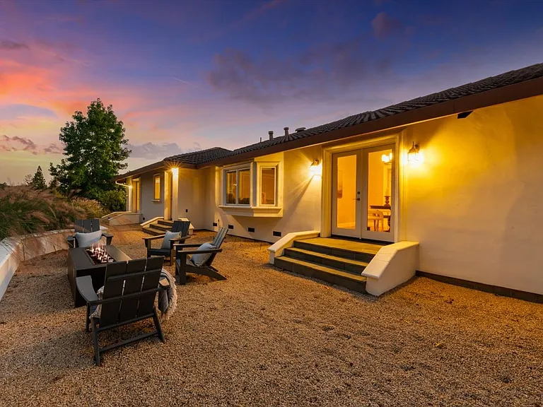 14 Maui Way — Photo 82