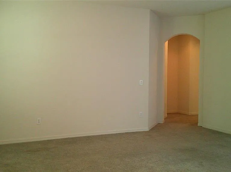 609 Cedar Waxwing Dr — Photo 5