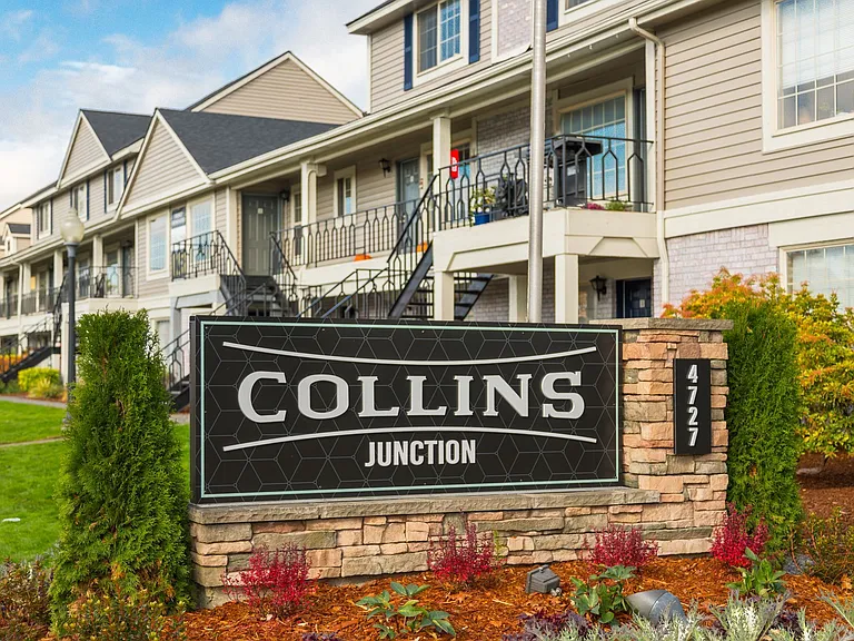 Collins Junction — Photo 37