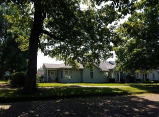 215 N Broadway St, Shelbyville, IL 62565
