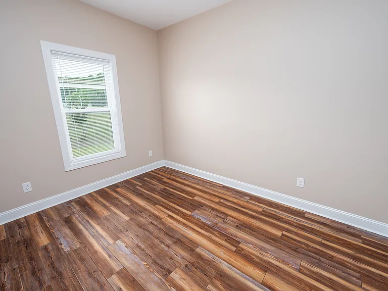 136 Macdonald Blvd — Photo 16
