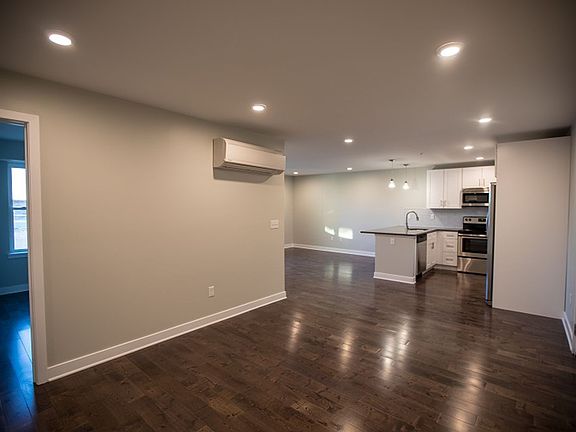 5th image of 1228-32 W College Ave #10