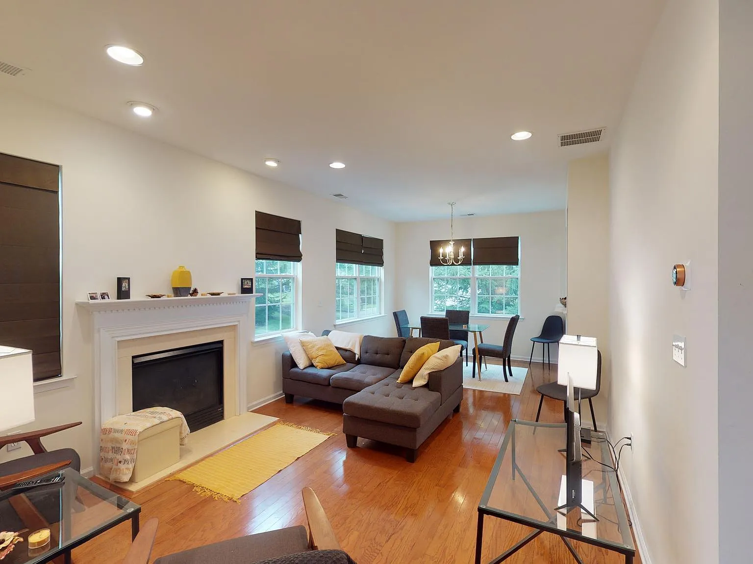 3 bed, 2.5 bath, 1594 sqft, $3,250 — Photo 4