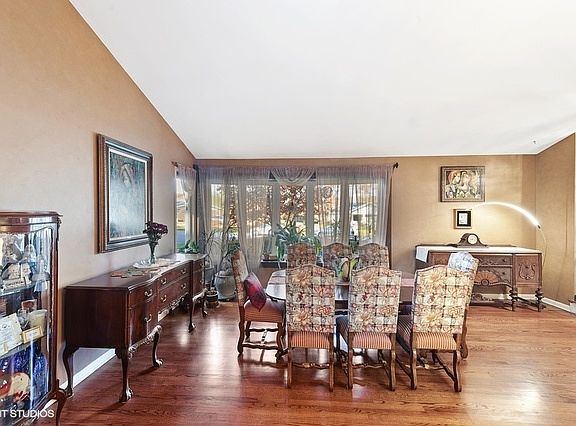 4th image of 205 Sherwood Dr