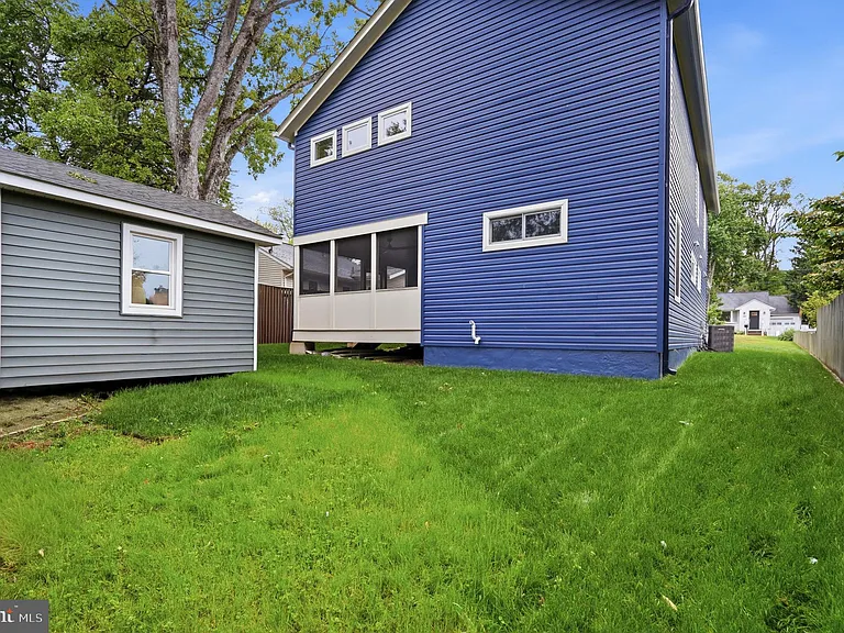 1227 Clagett Dr — Photo 43