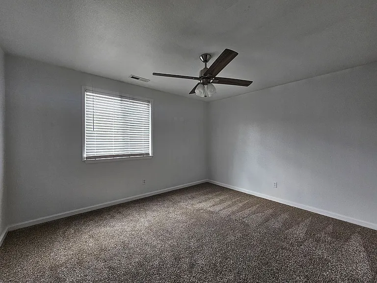 519 Rawe Peak Dr — Photo 11