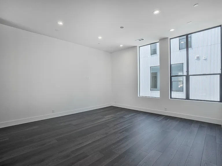 4322 Roseland Ave #9 — Photo 21