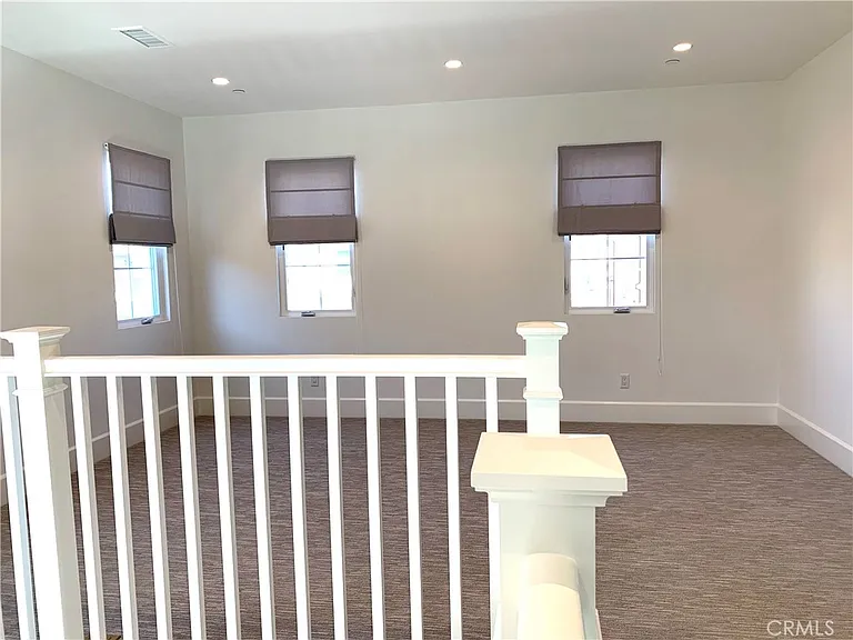 105 Sky Hts — Photo 25