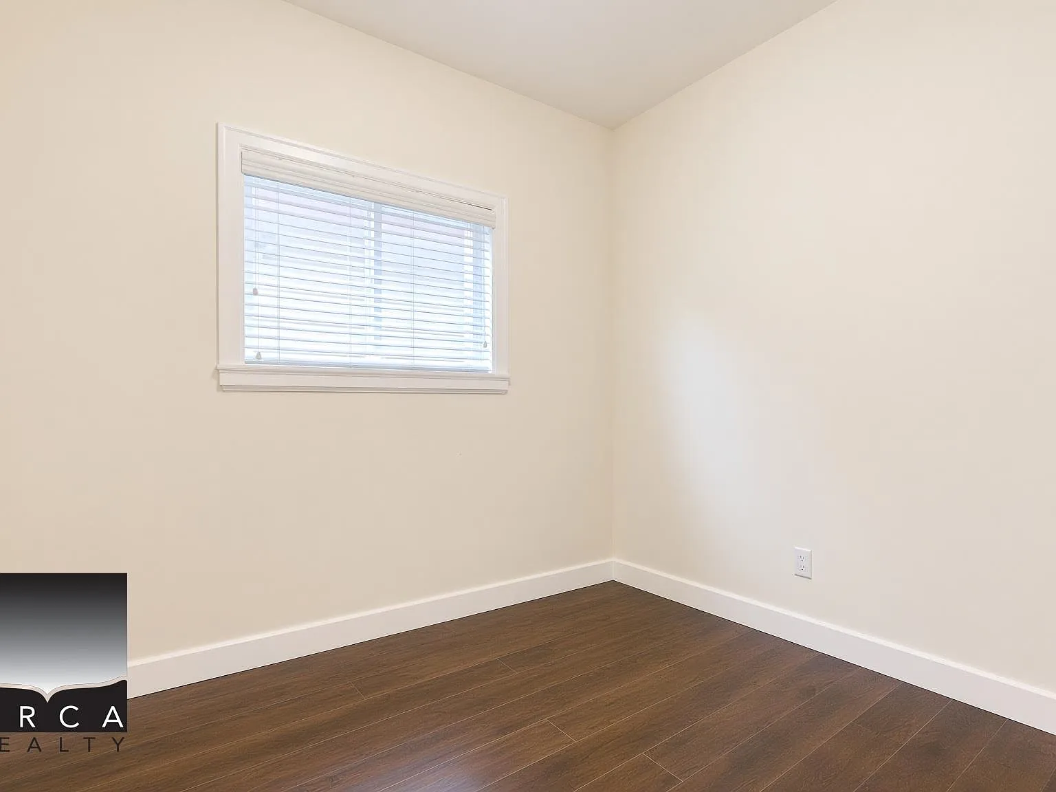 2 bed, 600 sqft, $2,520 — Photo 4