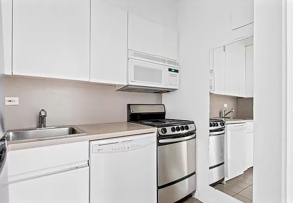 3rd image of 80 Park Ave APT 8D