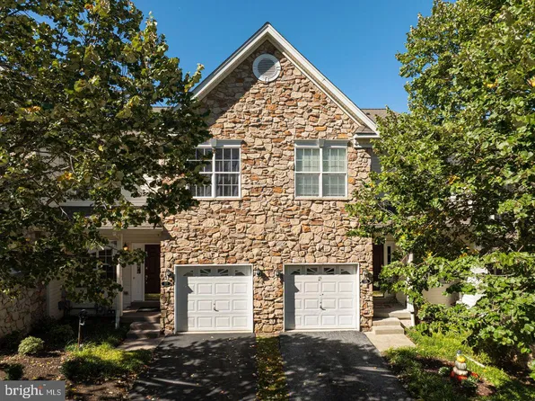 177 Fringetree Dr, West Chester, PA 19380