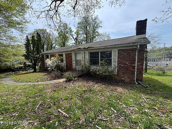 4th image of 4520 Royalview Rd
