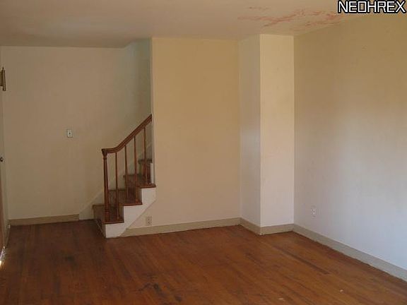3rd image of 1012 W Spruce Ave