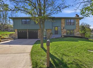 1628 Glen Eagle Ct, Lawrence, KS 66047
