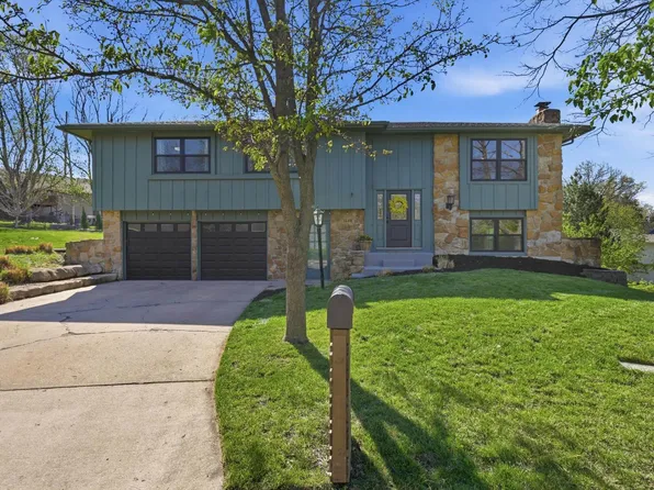 1628 Glen Eagle Ct, Lawrence, KS 66047