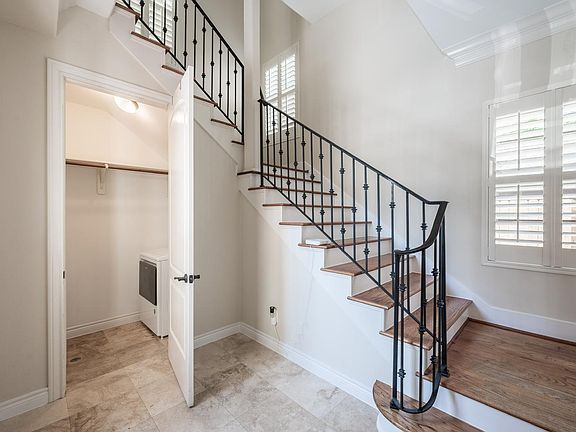 3rd image of 5701 Winsome Ln APT 3