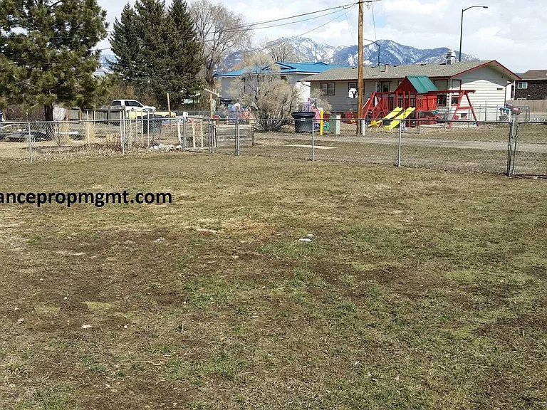 304 & 306 S 20th Ave — Photo 4