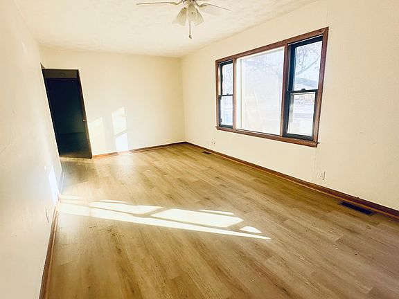 2nd image of 204 E Lafayette St #1