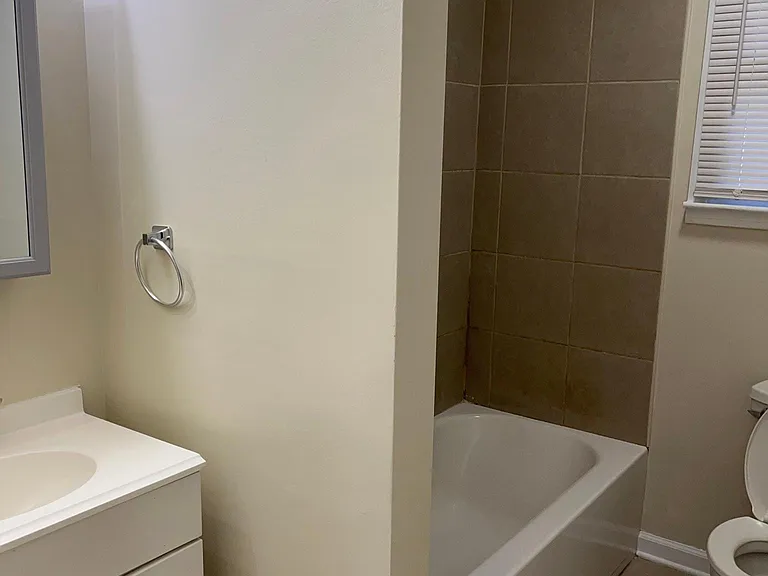 636 Baldwin Ct — Photo 9