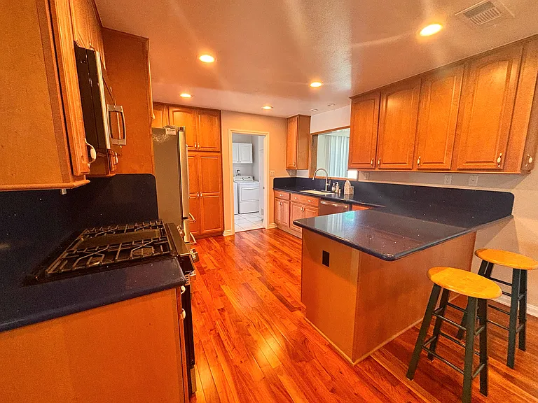 16542 Fountain Ln — Photo 11