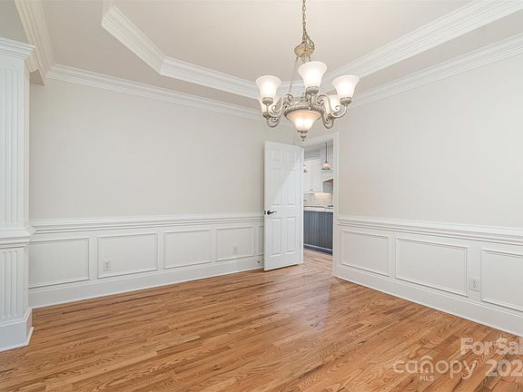 3rd image of 117 Shavender Dr