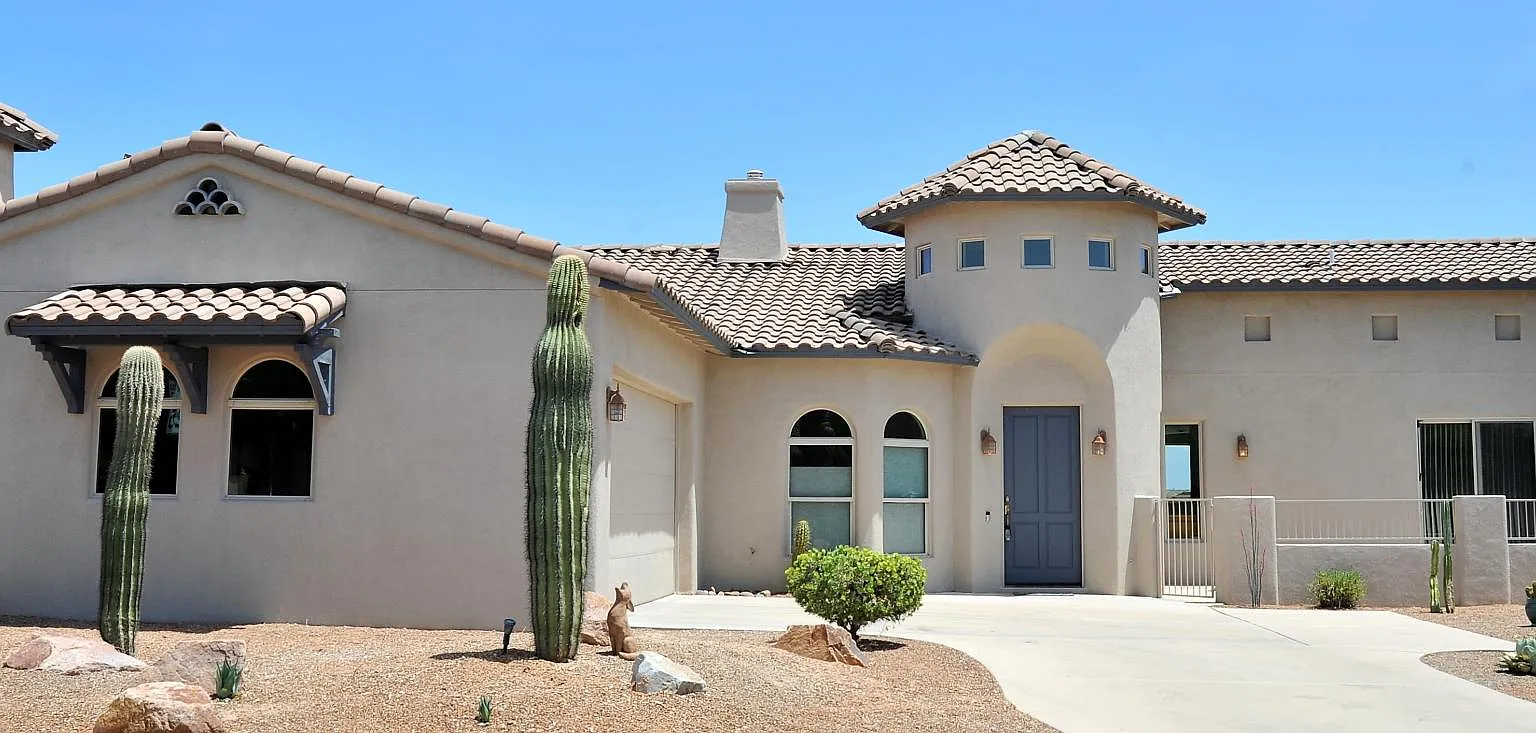 3 bed, 2333 sqft, $3,295 — Photo 2