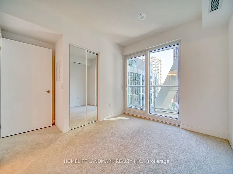 230 Simcoe St #1919 — Photo 14