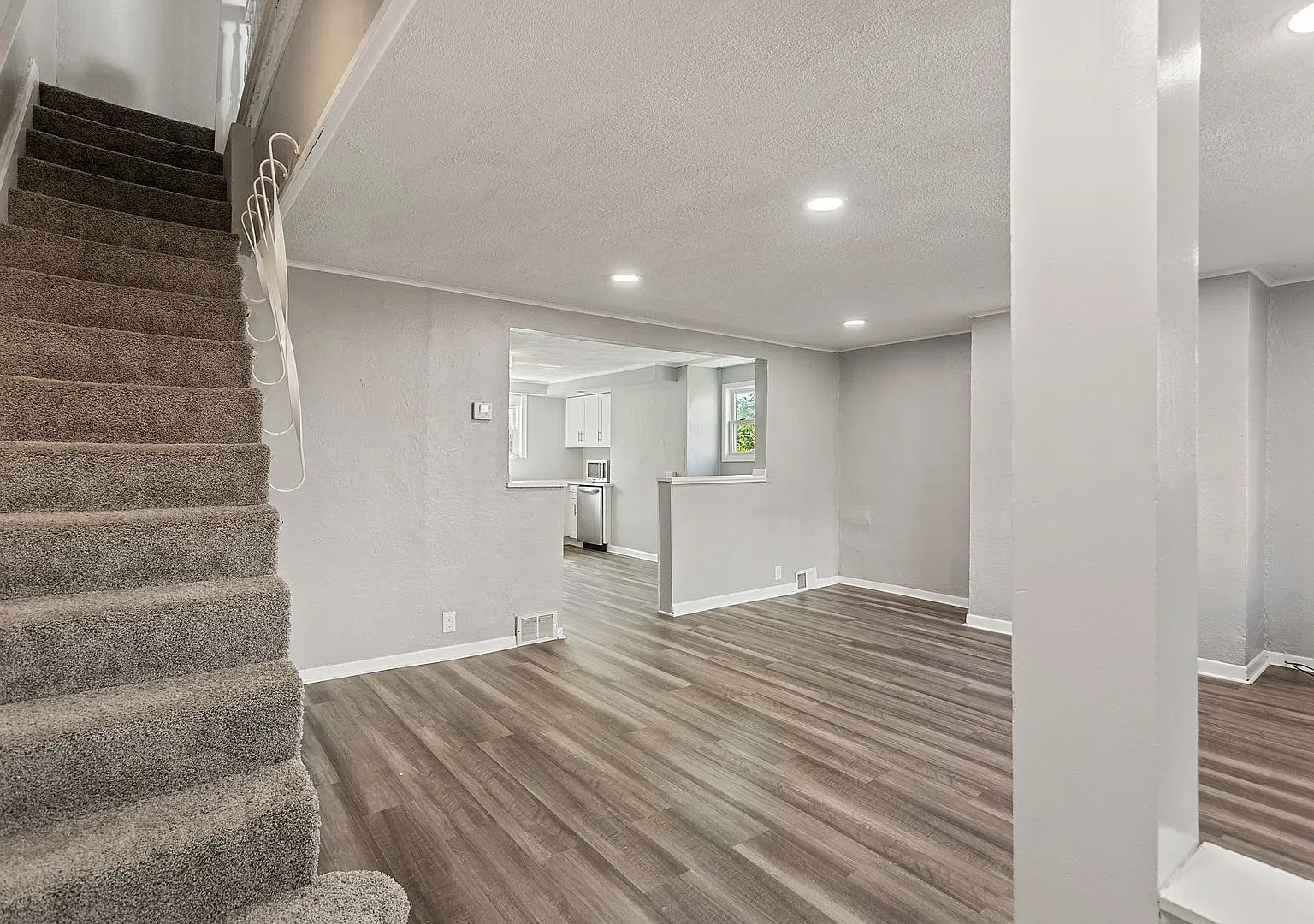 4 bed 1.5 bath - Completely updated in great Mt. Washington location - central air, washer/dryer — Photo 3