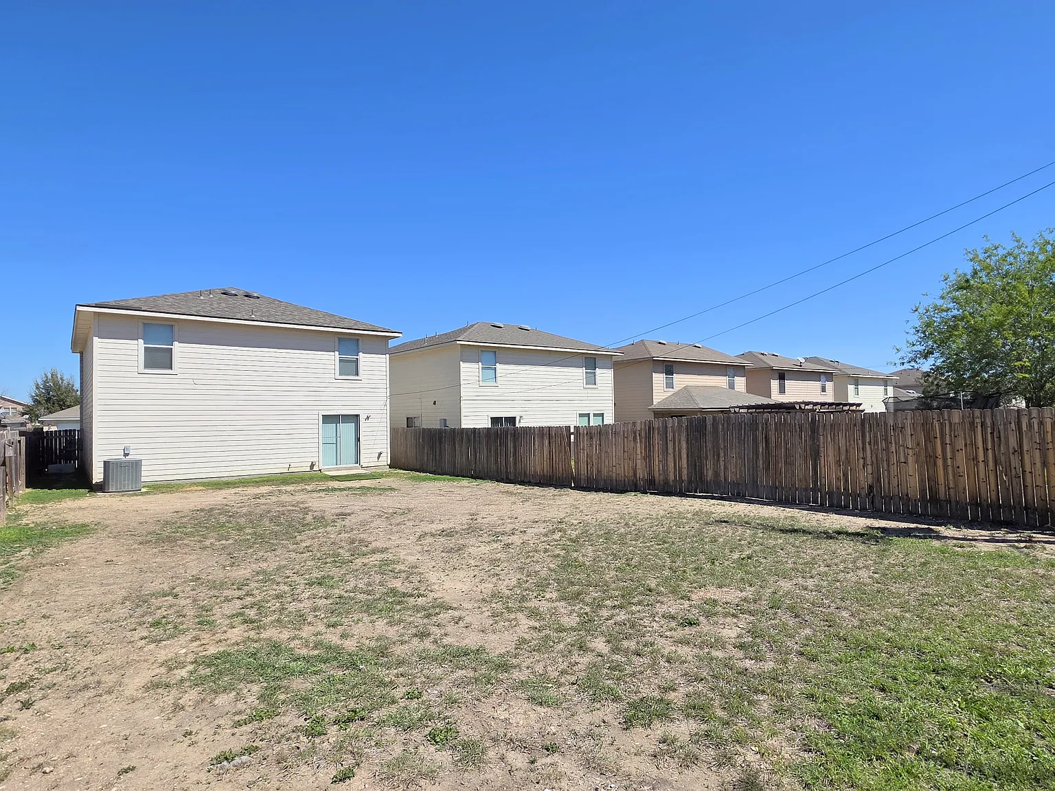 4 bed, 1945 sqft, $1,850 — Photo 3