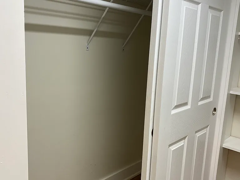 295 E Chestnut St #6 — Photo 6